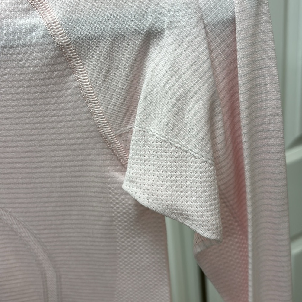 Brand new Lululemon swiftly, pale pink size 4 no tags - Picture 7 of 7